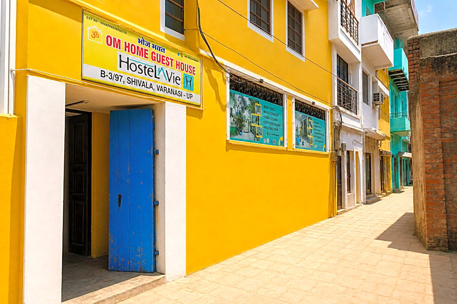 HosteLaVie Varanasi