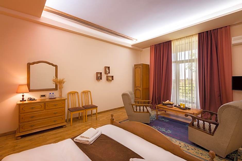 Olympia Garden Hotel