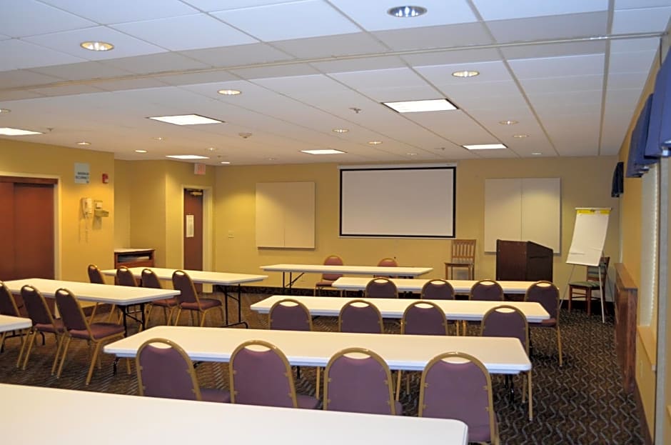Holiday Inn Express Hotel & Suites Anniston/Oxford, an IHG Hotel
