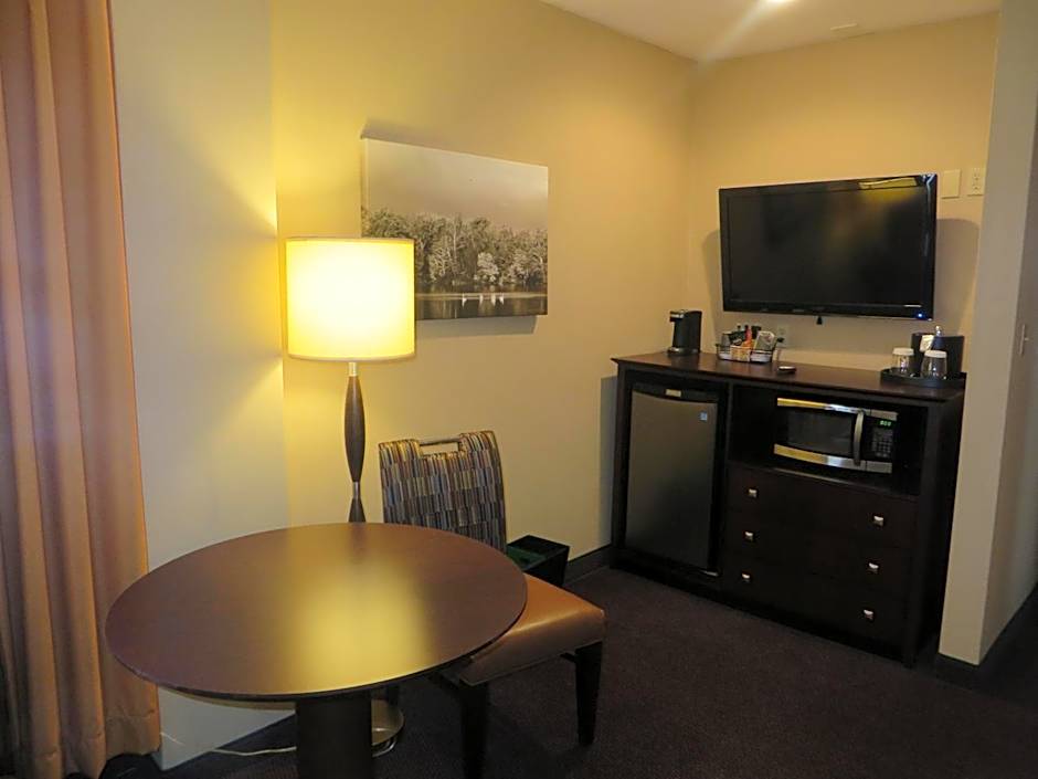 Ivy Court Inn and Suites