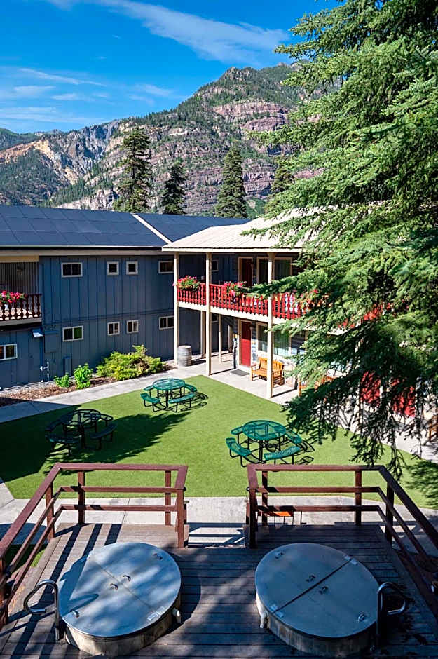 Box Canyon Lodge and Hot Springs