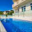 Hotel Riva Kaštela with swimming pool