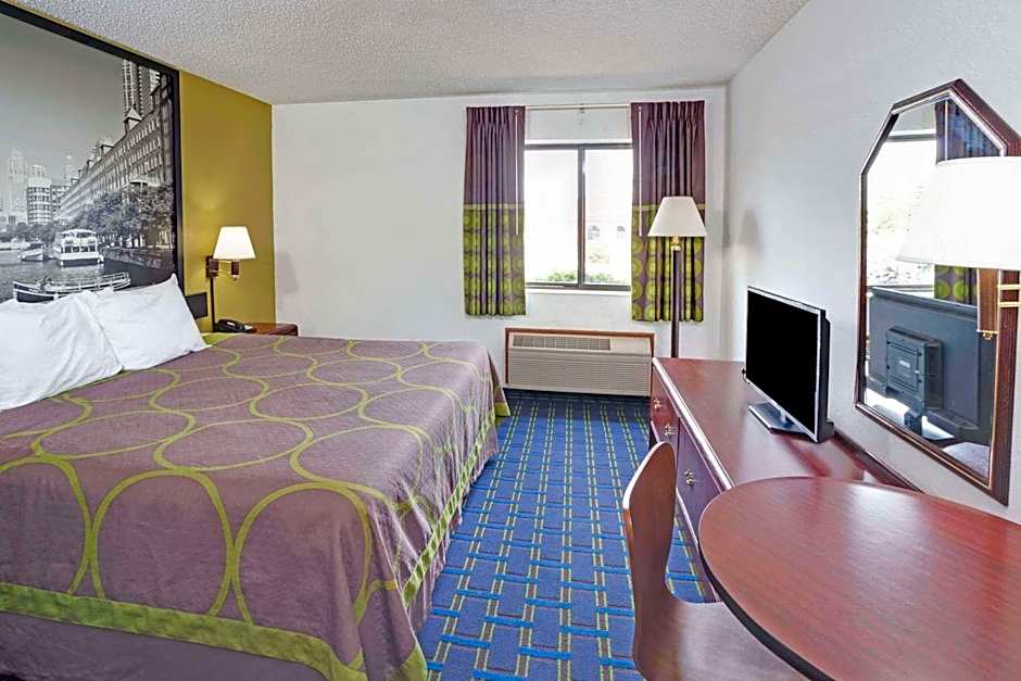 Super 8 by Wyndham Monee