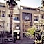 Two Seas Hotel