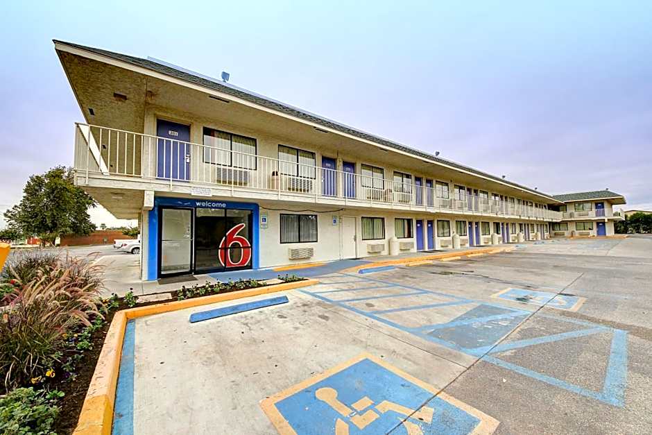 Motel 6-San Marcos, TX