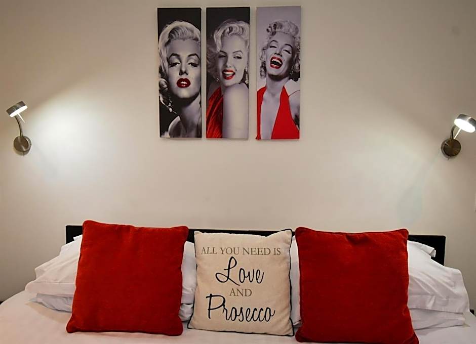 Tudor Lodge Bed & Breakfast