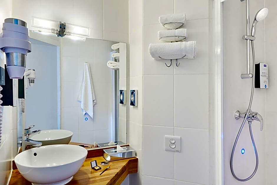 Kyriad Lille - Mons en Baroeul