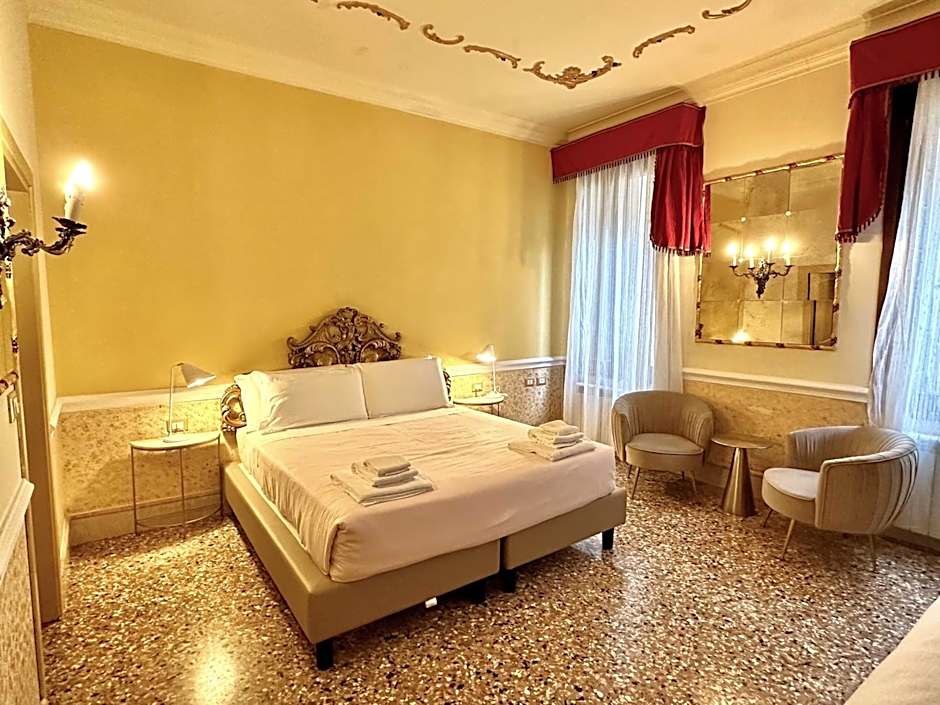 Casa Alla Fenice