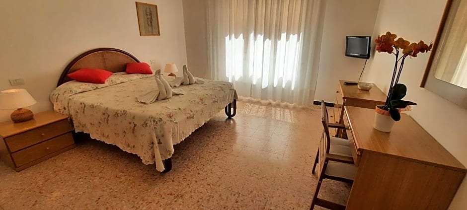 Hotel Dora