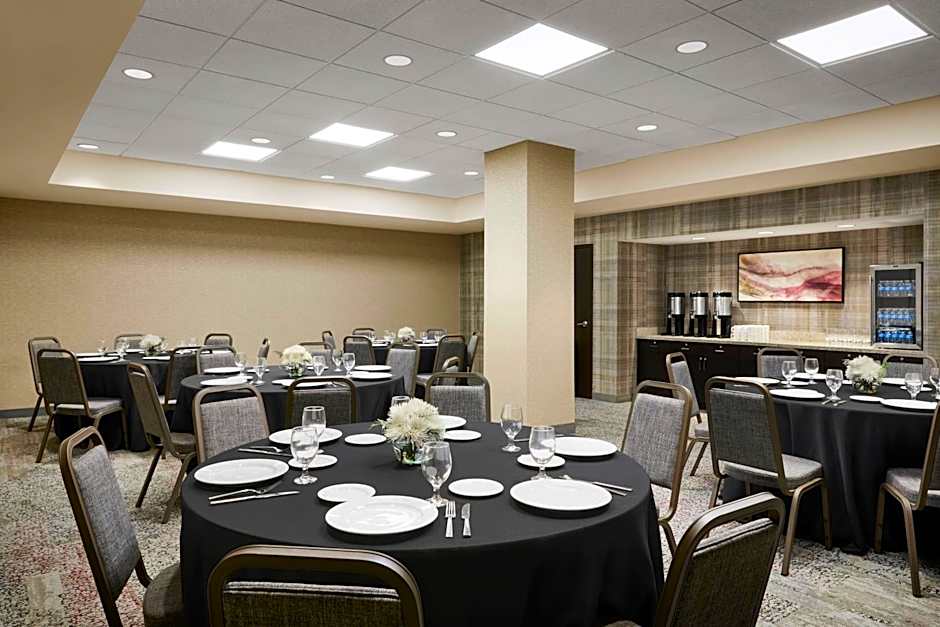 Courtyard by Marriott Newark Downtown