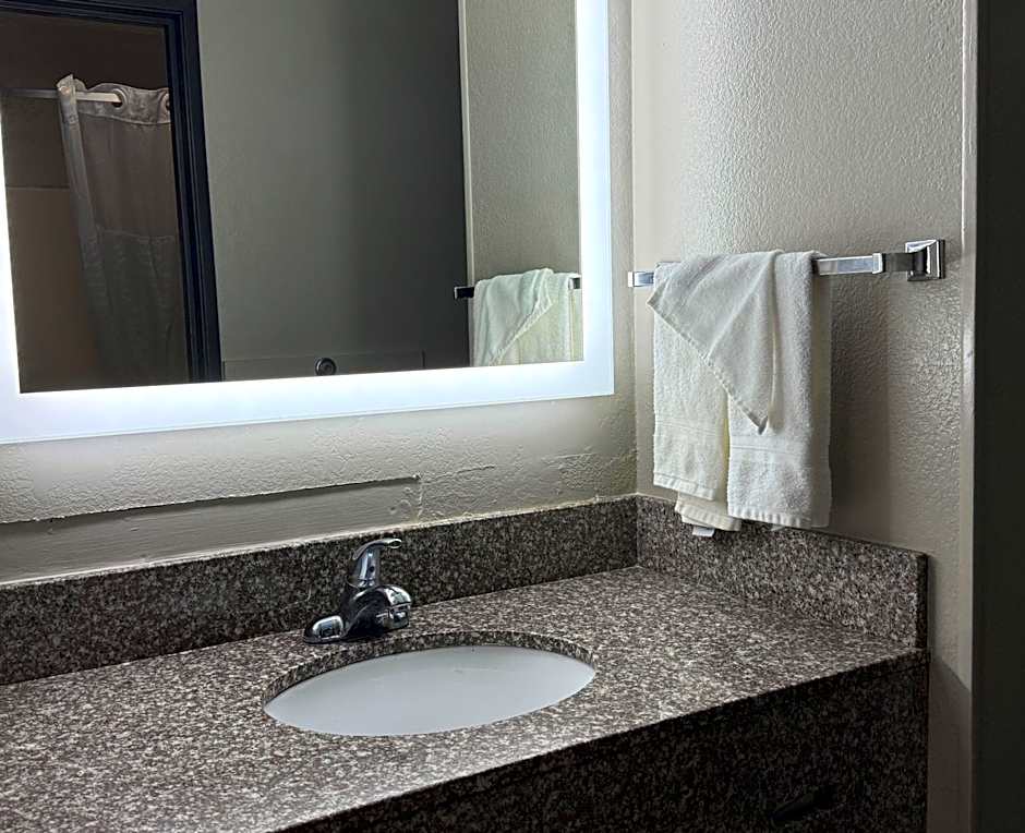 Super 8 by Wyndham Evansville East