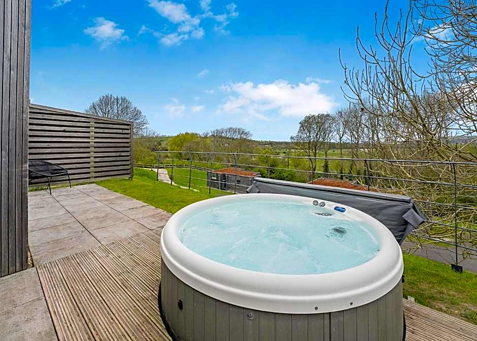 Swanborough Lakes Luxury Lodges
