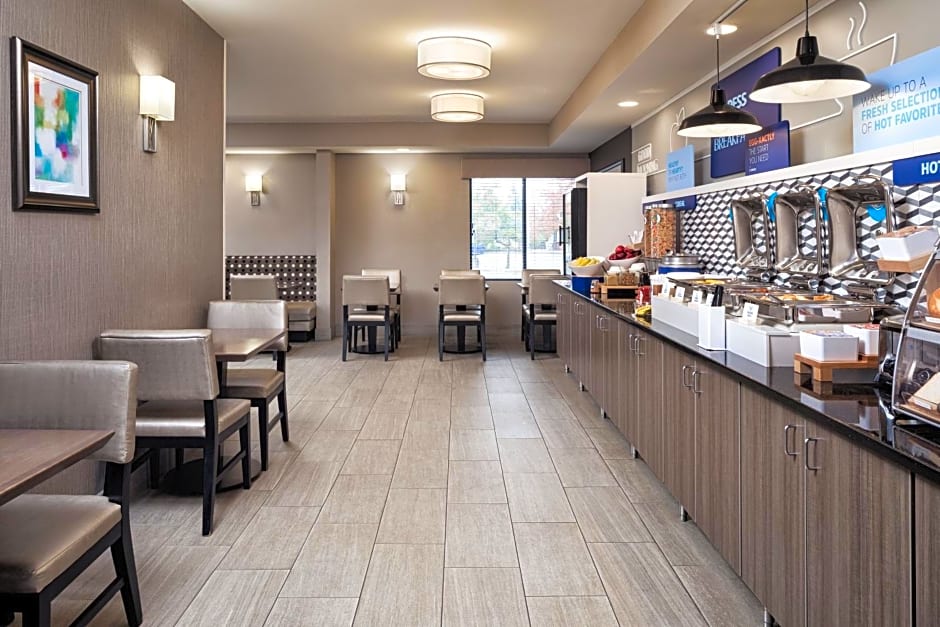 Holiday Inn Express Hotel & Suites Minneapolis - Minnetonka By IHG
