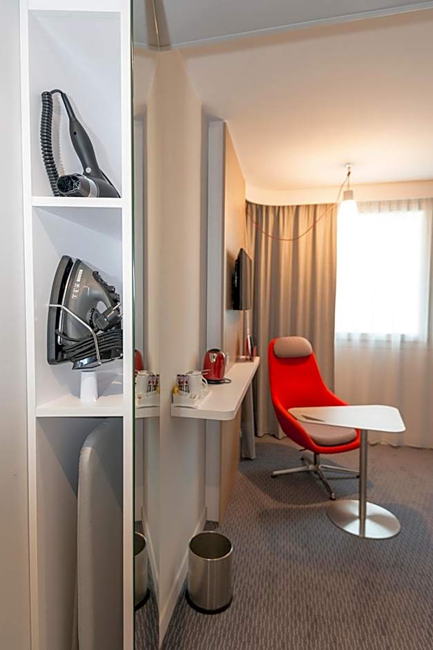 Holiday Inn Express Paris - Velizy By IHG
