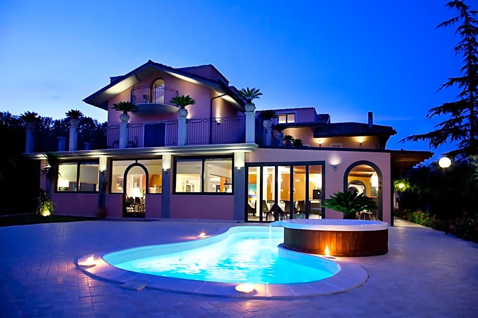 Queen Hotel