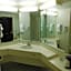 Days Inn & Suites by Wyndham Arlington Heights