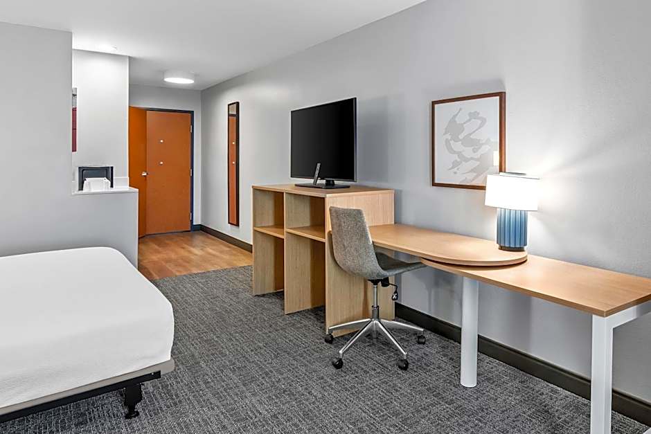 Spark by Hilton Shawnee