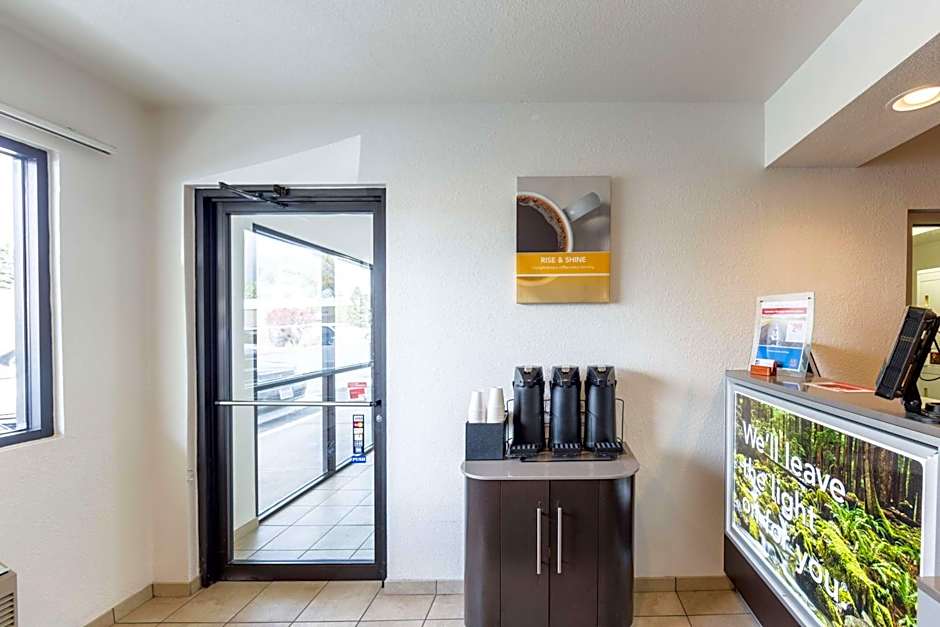 Motel 6-Klamath Falls, OR