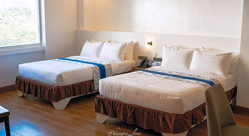 Santiago Cove Hotel and Restaurant