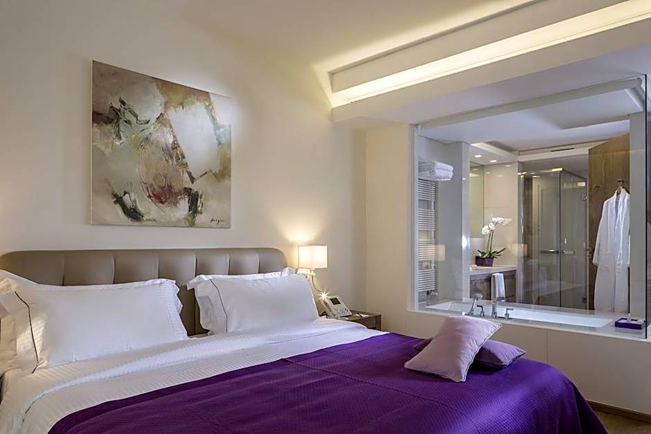 O Monot Luxury Boutique Hotel