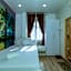 Ken's Backpackers Hotel