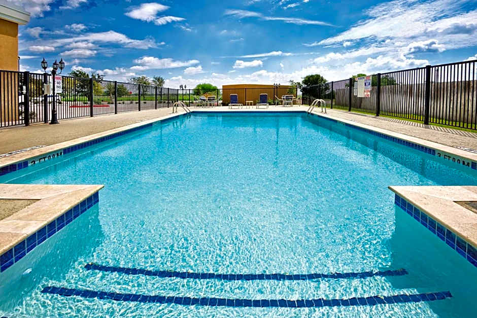 La Quinta by Wyndham Victoria - South