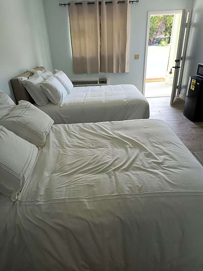 Islander Motel