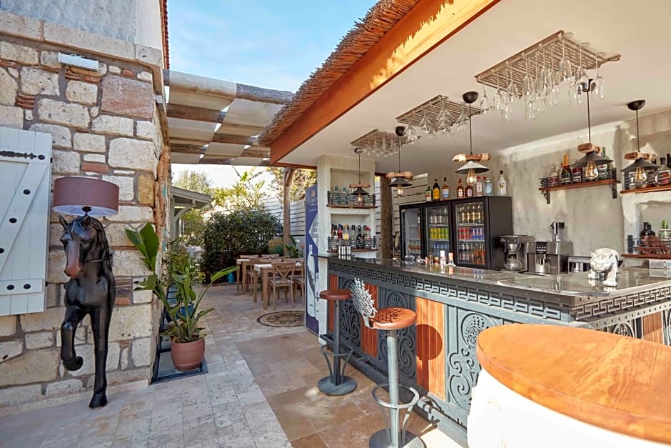 AlaBora Hotel