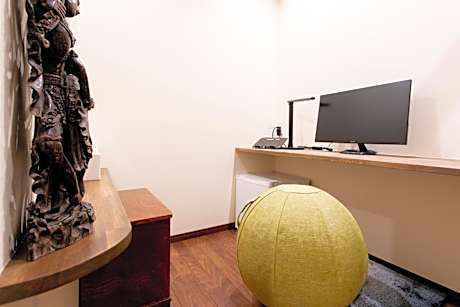 Room with Tatami Area and Toilet