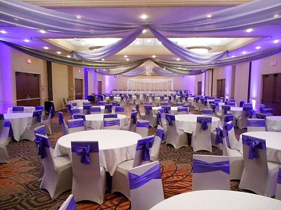 DoubleTree By Hilton Hotel Grand Rapids Airport