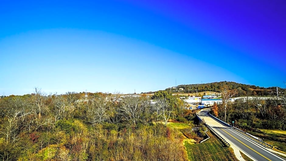 Holiday Inn Express & Suites Franklin - Berry Farms By IHG
