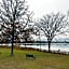 Lakeside Inn