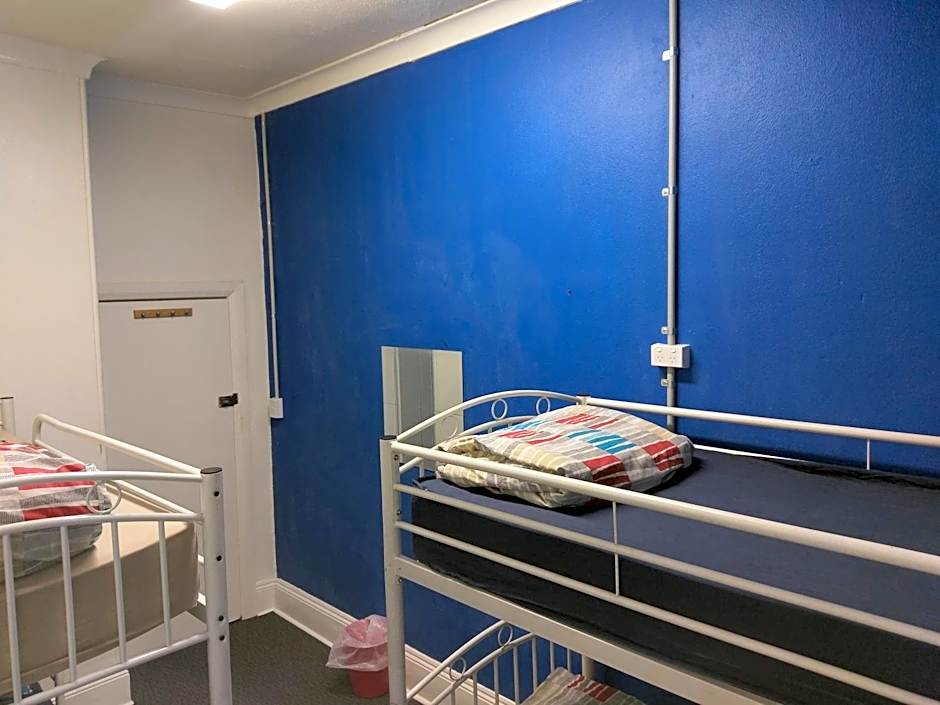 Adelaide Travellers Inn Backpackers Hostel