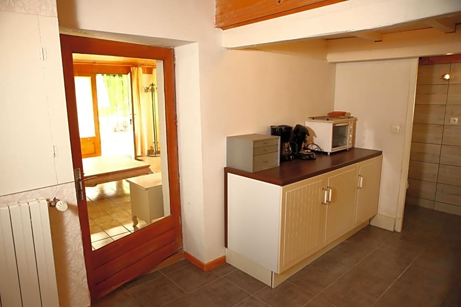 Les Grangeonnes, gîtes nature, piscine, bain nordique, sauna pour accueil familiale ou de groupe