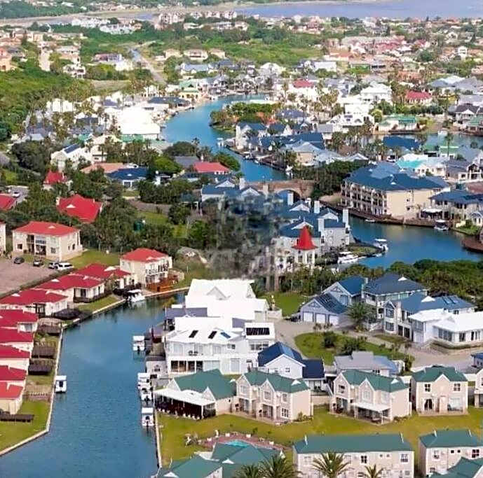 Jeffreys Bay - Life on the Canals