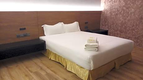 Deluxe Double Room (No Window)