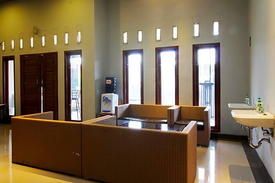 OYO Life 2273 Pratama Homestay