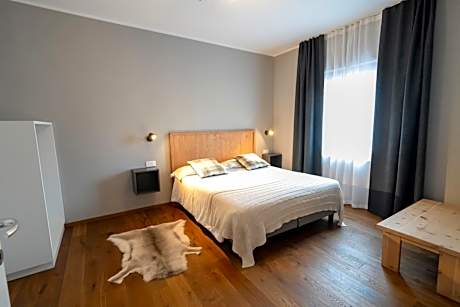Three-Bedroom Deluxe Apartment