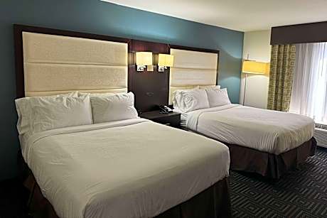 2 Queen Beds Mobility/Hearing Accessible Room Tub w/ Grab Bars Non-Smoking