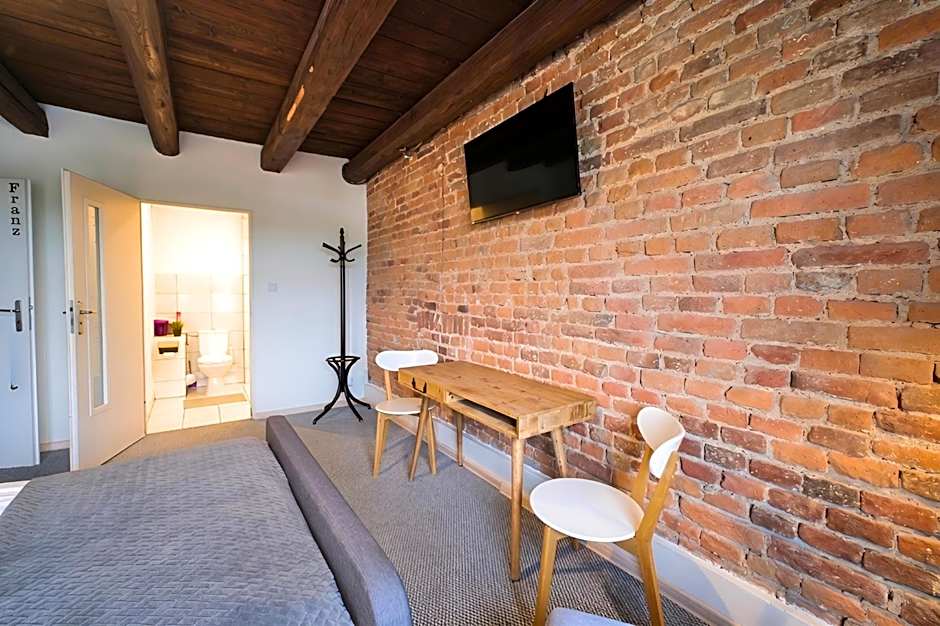 3 Bros' Hostel Cieszyn