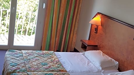 Double Room - Pool Side