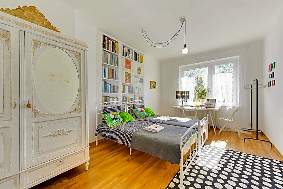 Kamienica Gdynia hotelowe komfortowe łóżka, plaża Orłowo molo