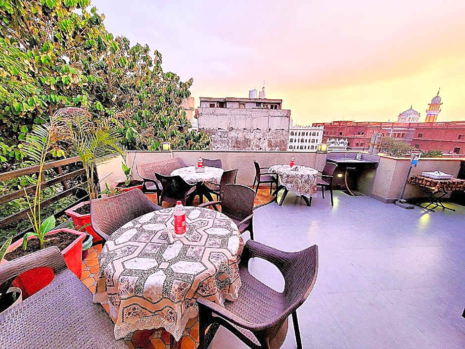 Hotel Urban Galaxy Near Golden Temple