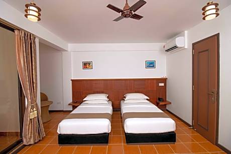 Deluxe Twin Room with Beach View