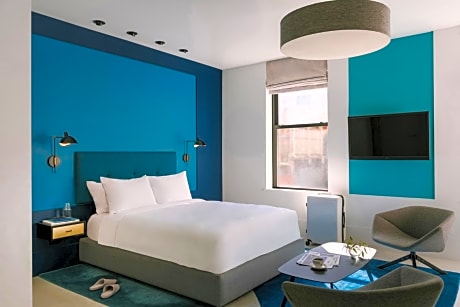 Deluxe Queen Room