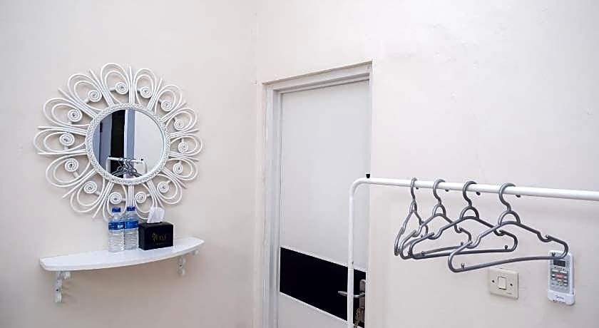 RedDoorz Syariah near Universitas Mercu Buana Kampus 2 Yogyakarta