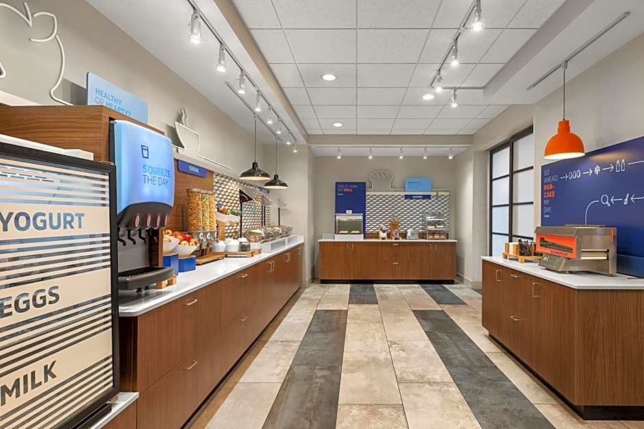 Holiday Inn Express and Suites Staunton By IHG
