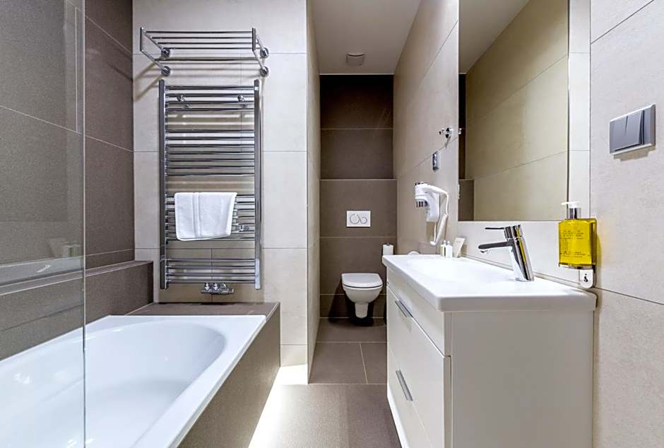 HOTEL PECR WELL