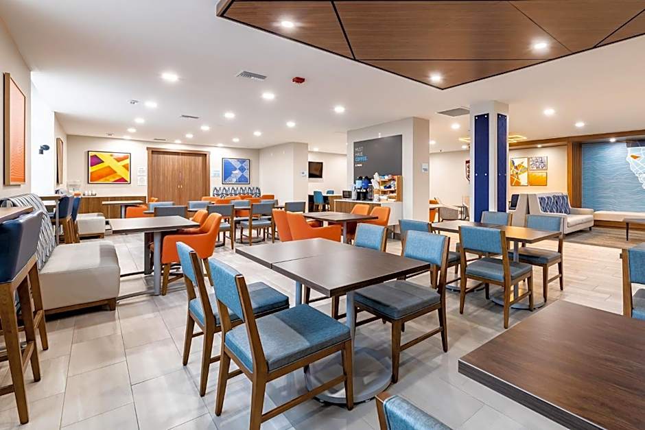 Holiday Inn Express Van Nuys By IHG