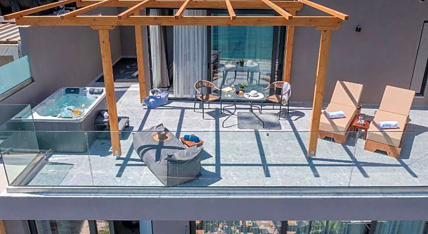 Soho SeaFront Suites